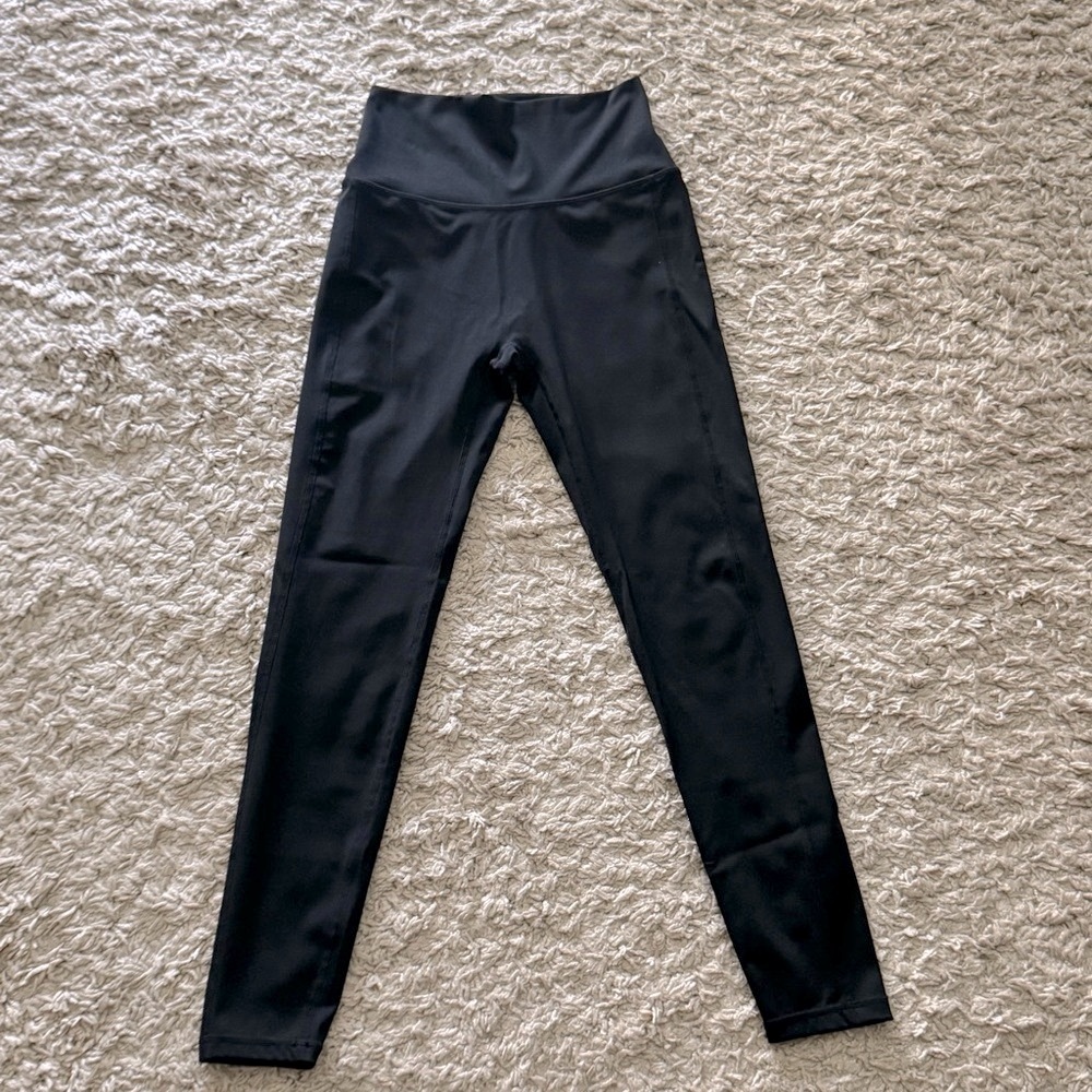 Black Leggings 🥏